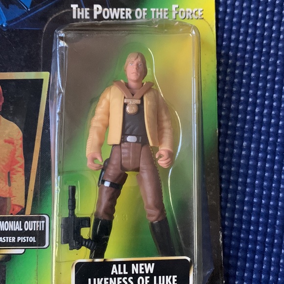 Star Wars Luke Skywalker Action Figure - Picture 2 of 3